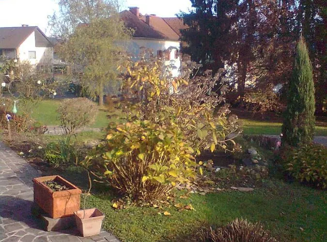 Weingut Brand Walter بيت ريفي Gleinstätten